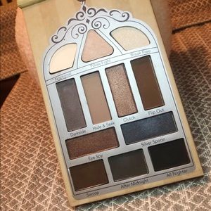 Pretty Vulgar Nightingale Eyeshadow Palette